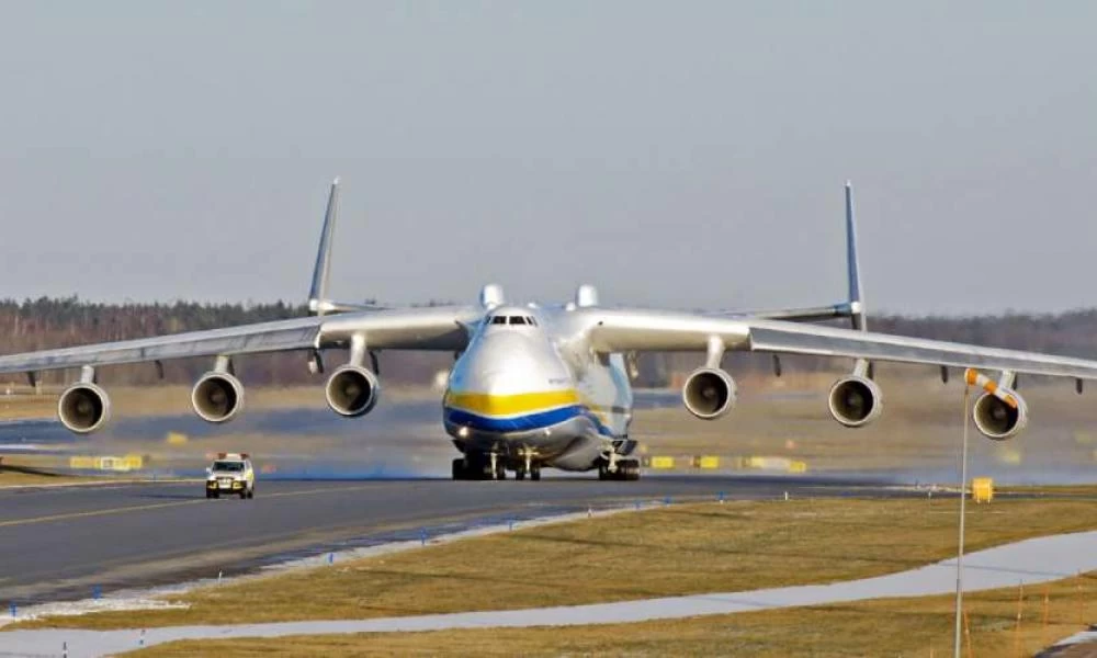 Στην Ελλάδα το μεγαλύτερο αεροπλάνο του κόσμου - Βίντεο